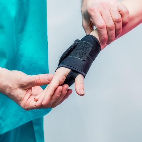 wrist splint splinting